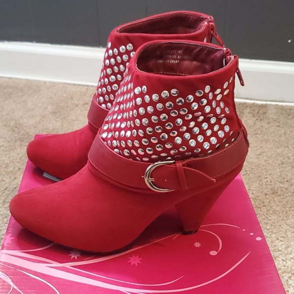 Red Booties - Picture 4 of 6